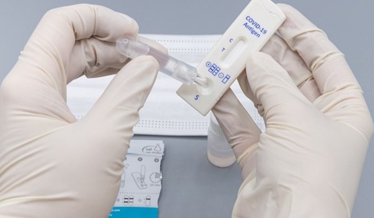 Ministry distributes Antigen Kits in Schools